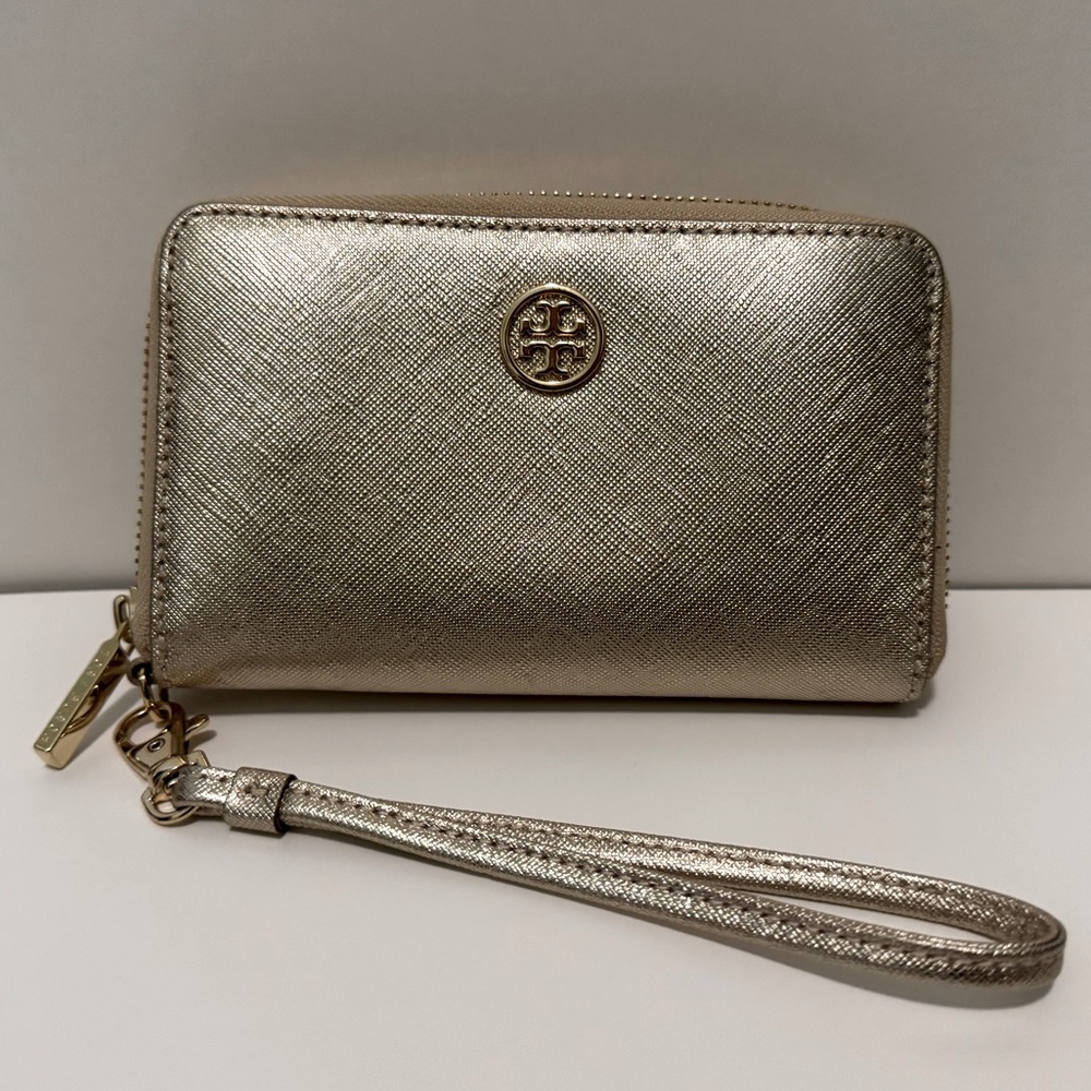 Tory Burch Robinson Wristlet Wallet in Gold